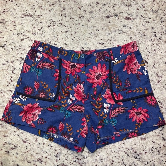 Loft Linen Blend Blue Floral Shorts Size 6 Contrast Pocket 3.5” Inseam Soft Flow - Picture 1 of 8